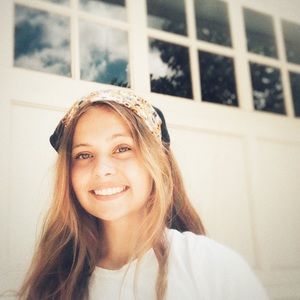 Meet your Posher, Felicity